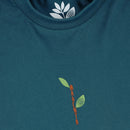 Bestel de Magenta TREE PLANT TEE PETROL BLUE veilig, gemakkelijk en snel bij Revert 95. Check onze website voor de gehele Magenta collectie, of kom gezellig langs bij onze winkel in Haarlem.